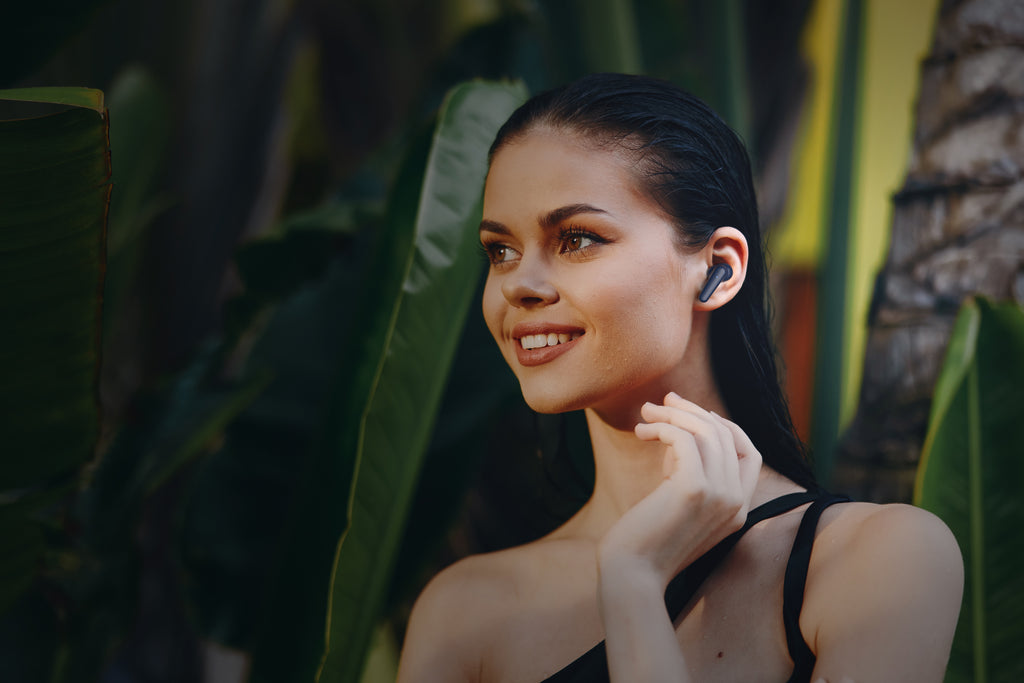 Bluetooth Earbuds with Mic & Case – 15 Hr Playtime