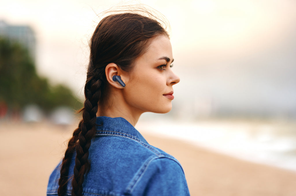 Bluetooth Earbuds with Mic & Case – 15 Hr Playtime