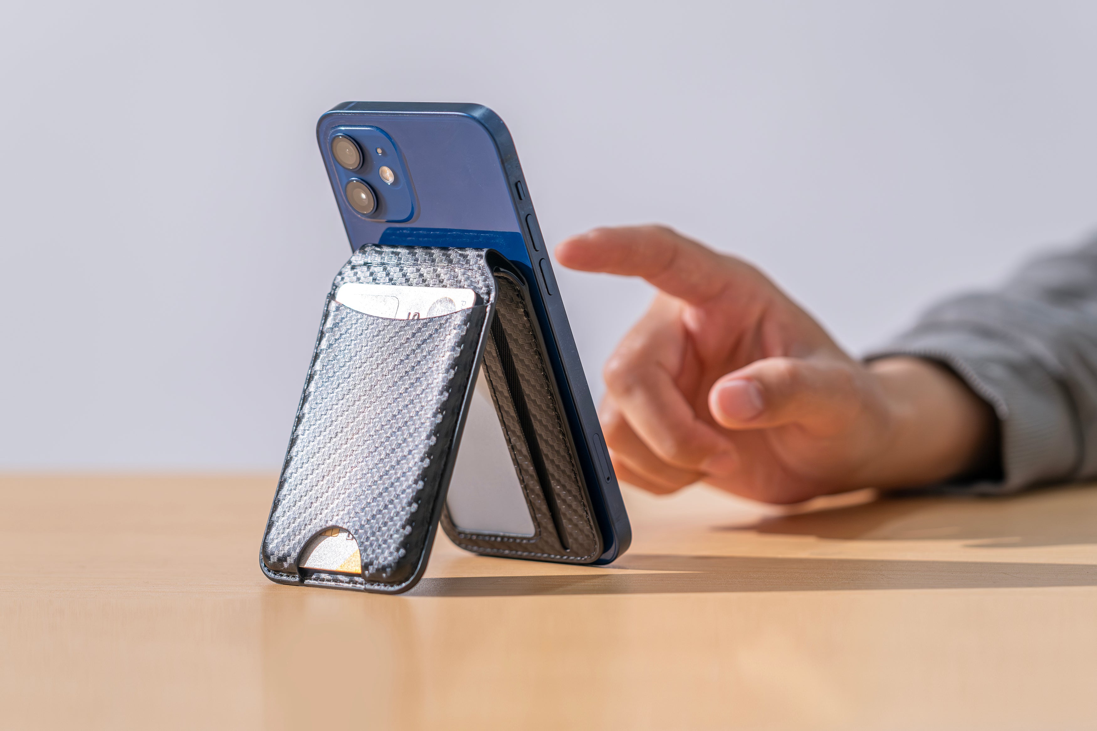 LAX MagSafe Compatible Wallet For iphone/Ipad Devices