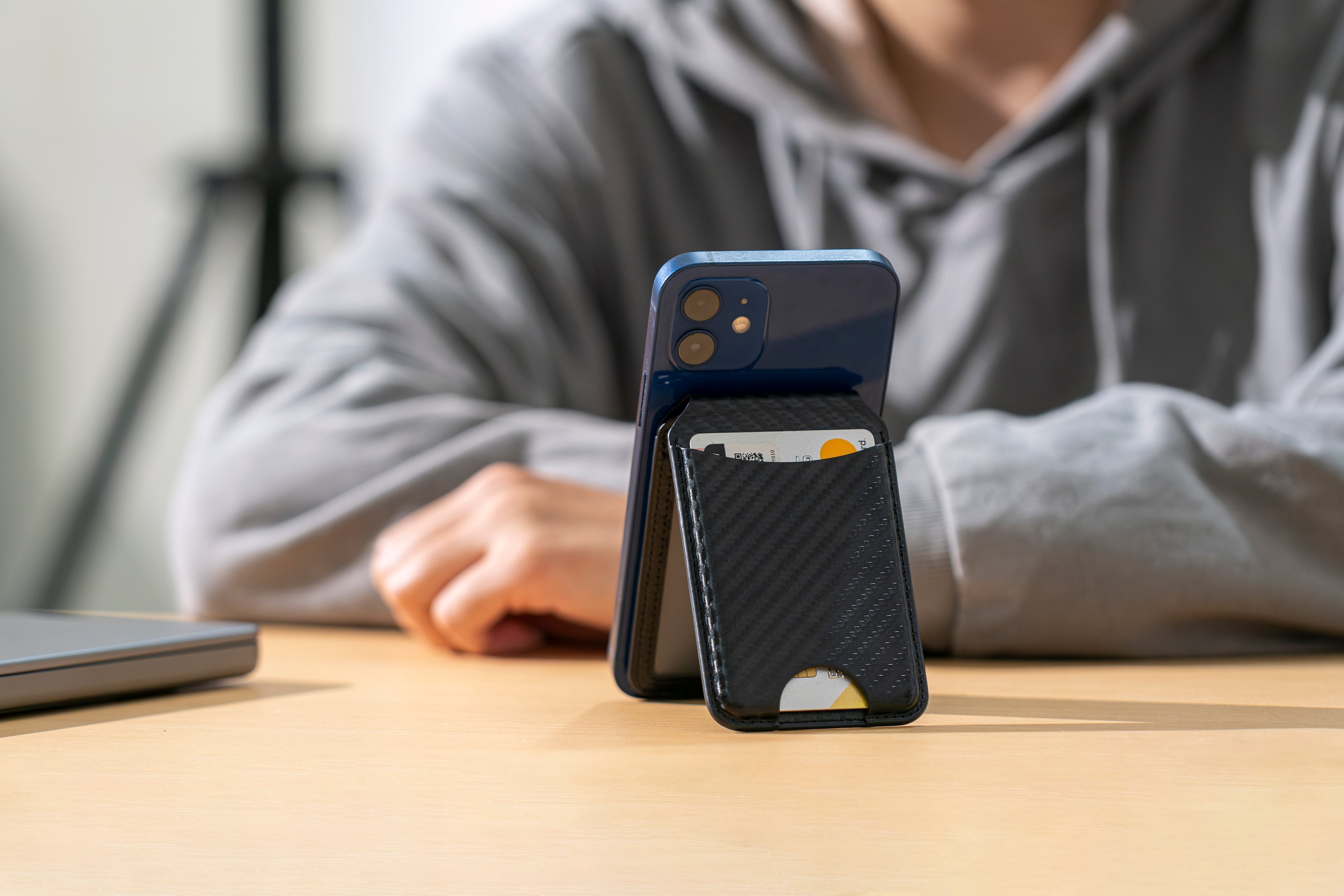 LAX MagSafe Compatible Wallet For iphone/Ipad Devices