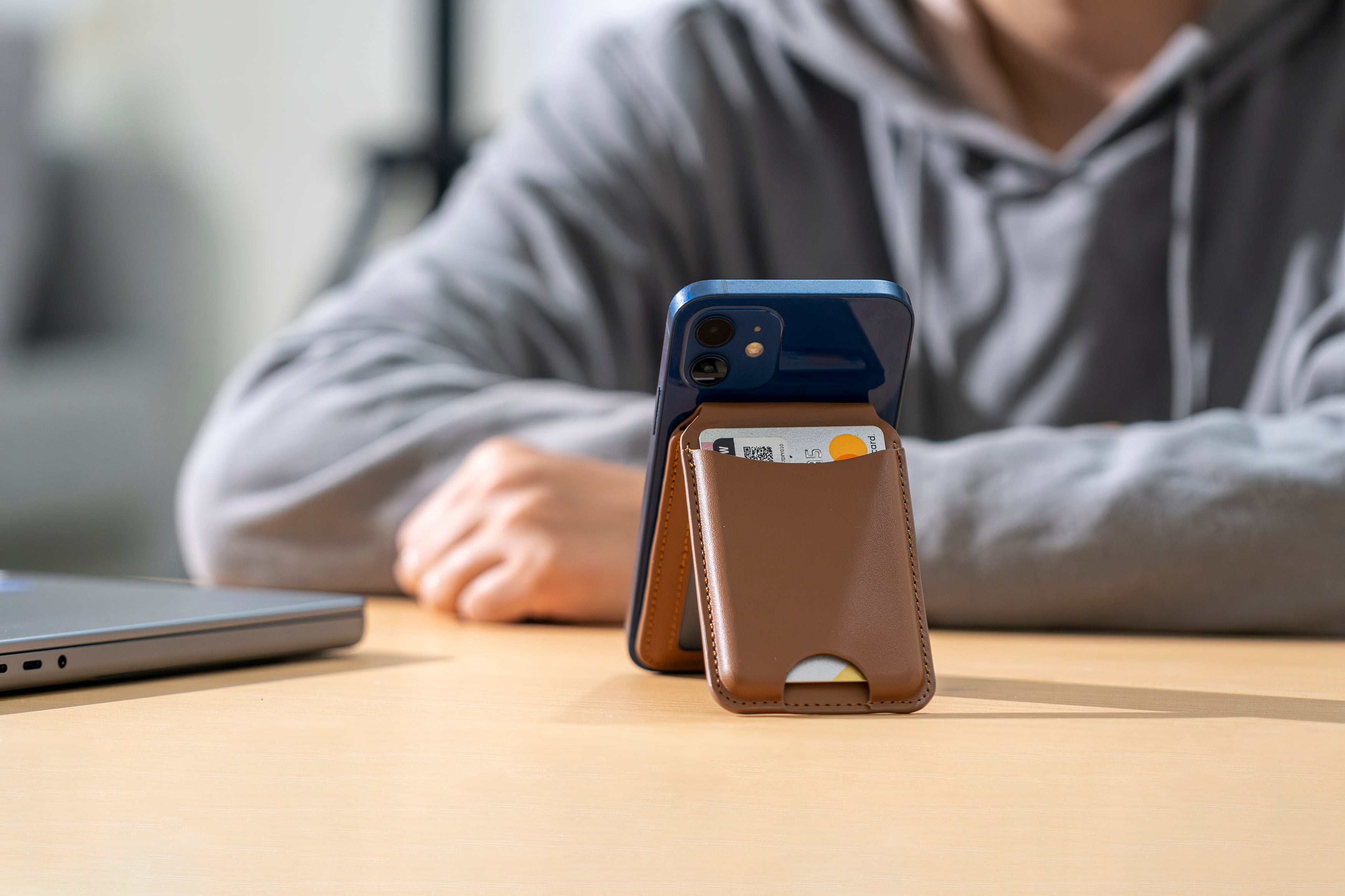 LAX MagSafe Compatible Wallet For iphone/Ipad Devices