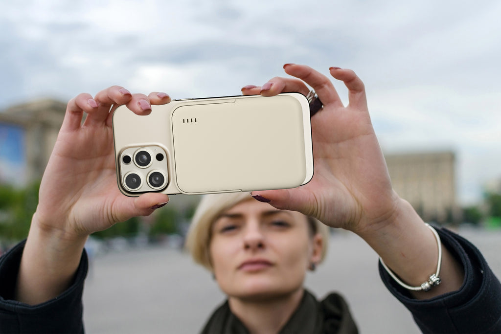 MagSafe 10000mAh Power Bank with Kickstand- Retail Packaging