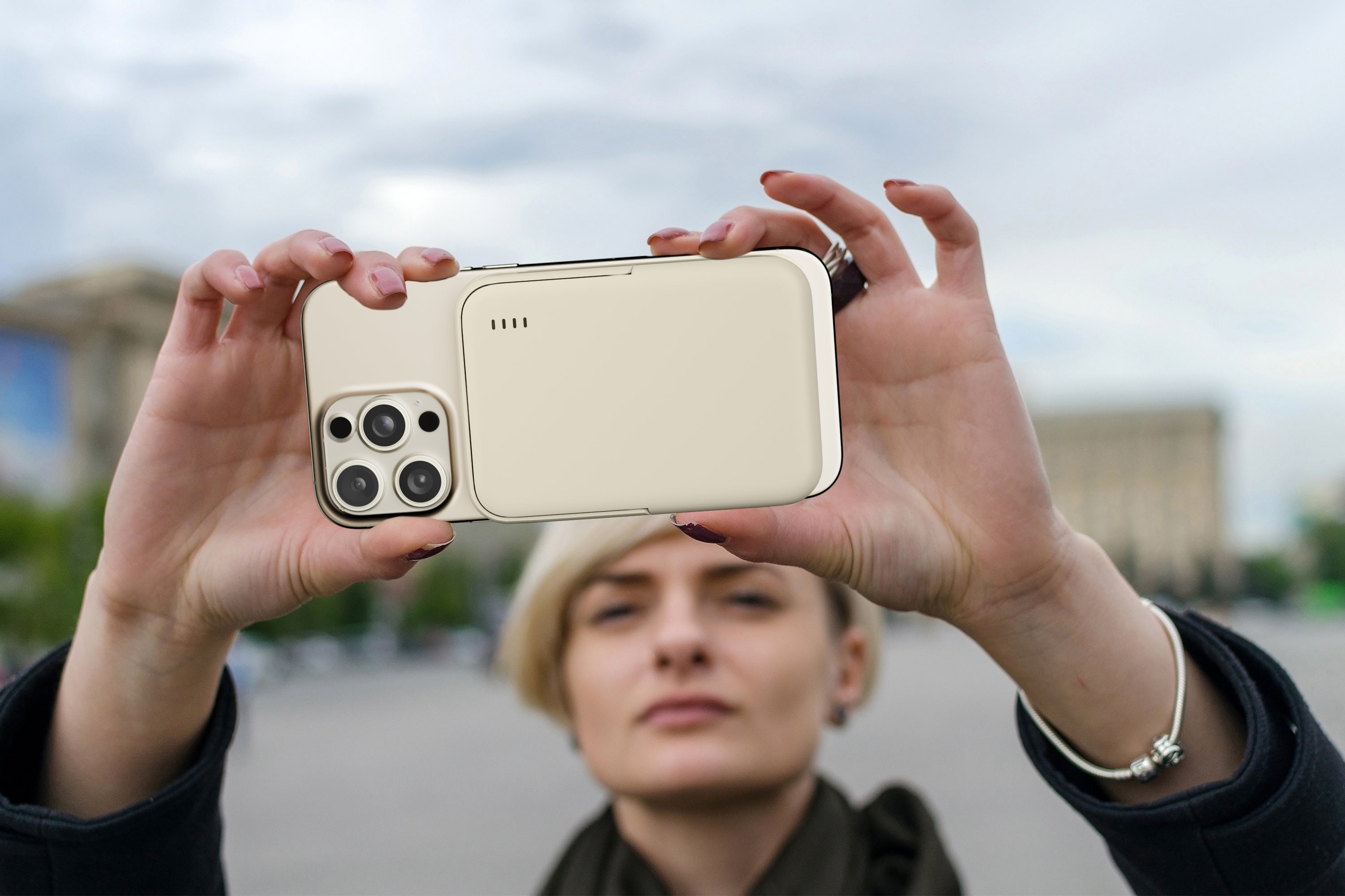 MagSafe 10000mAh Power Bank with Kickstand- Retail Packaging