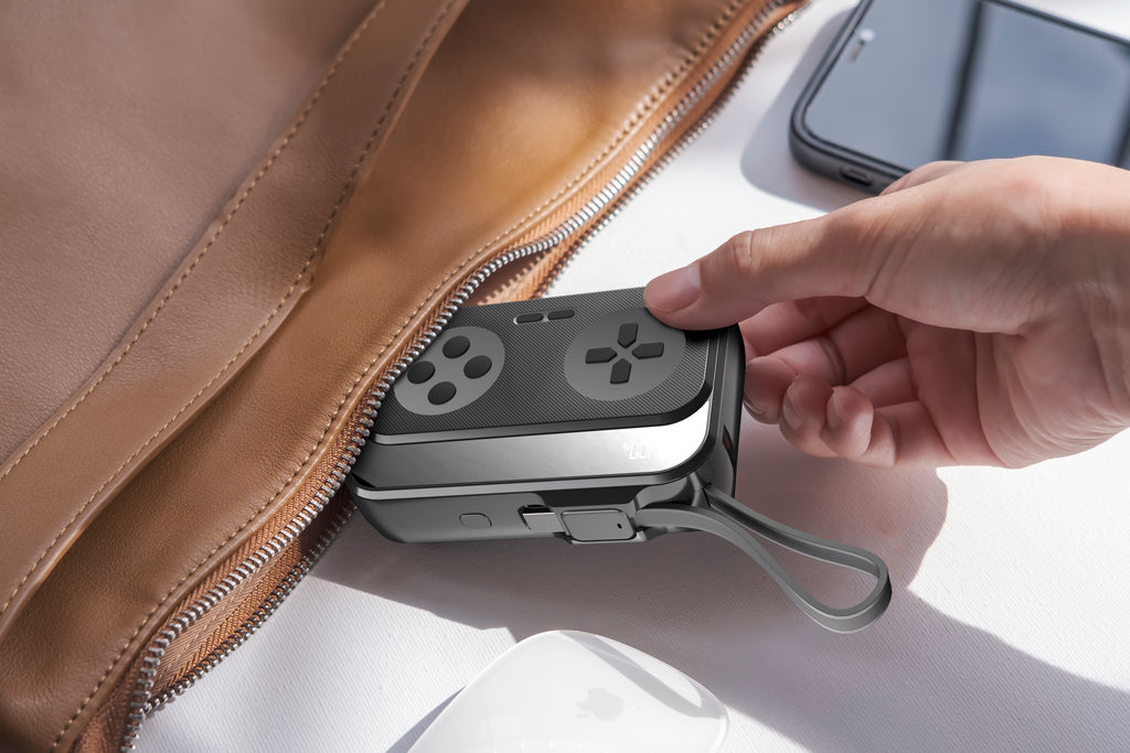 Game Controller Power Bank 10,000mAh USB-C with Display!